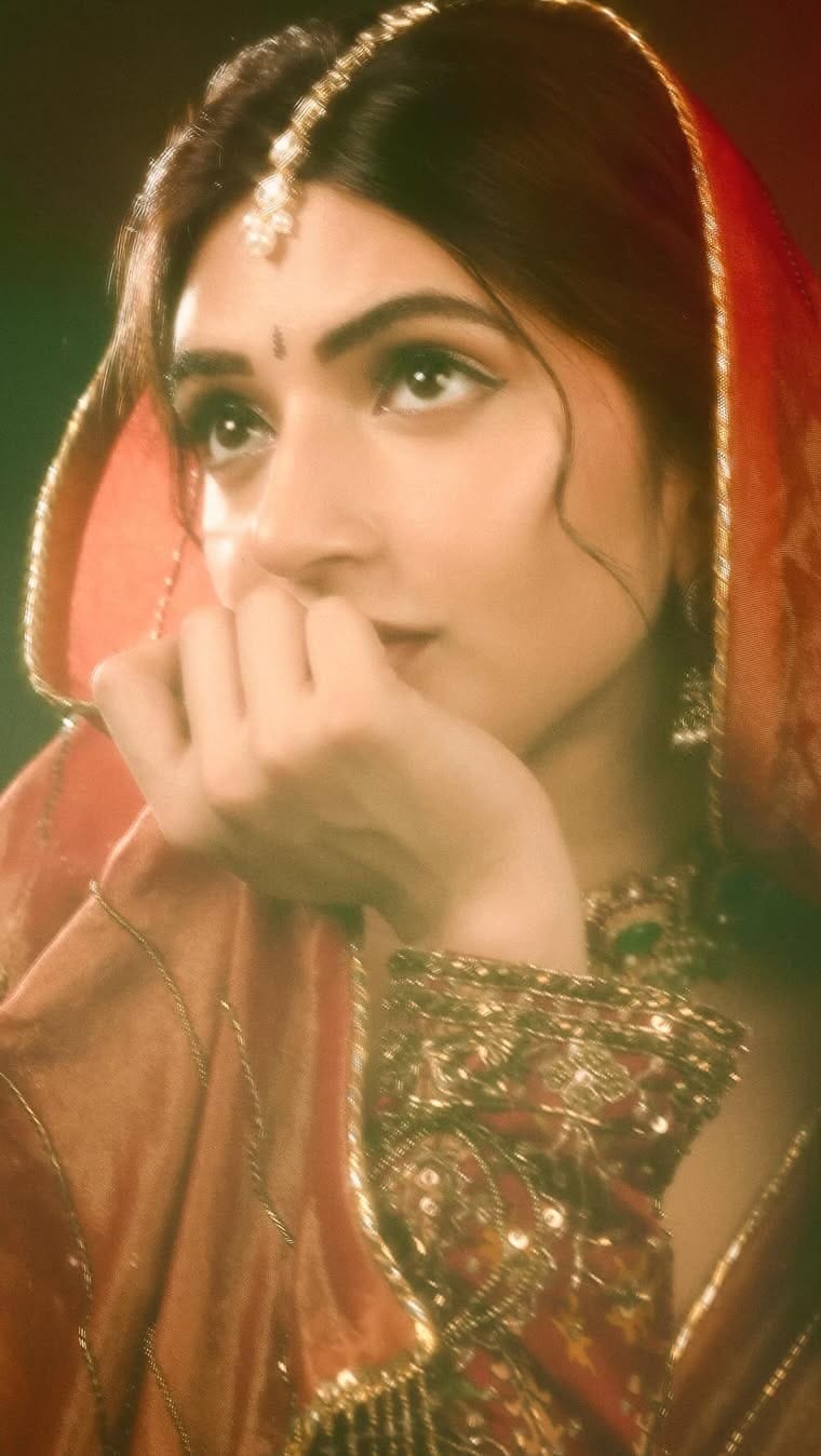 Post 6 by Aayushi Maniar on Instagram (video)