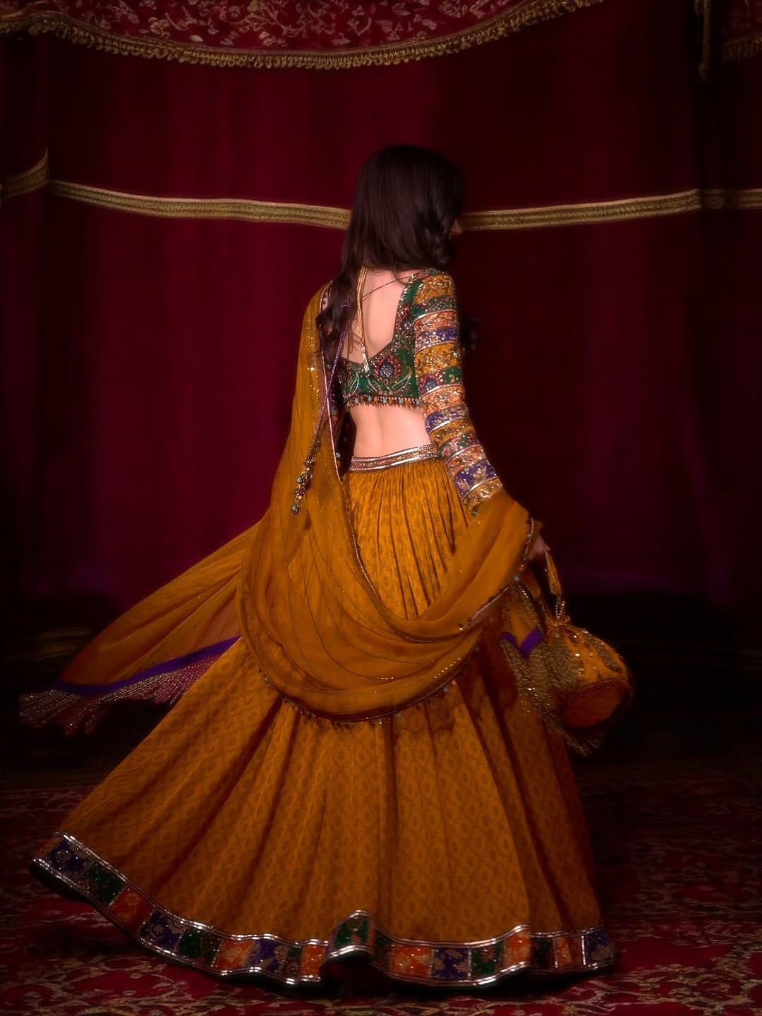 Post 10 by Aayushi Maniar on Instagram (carousel)