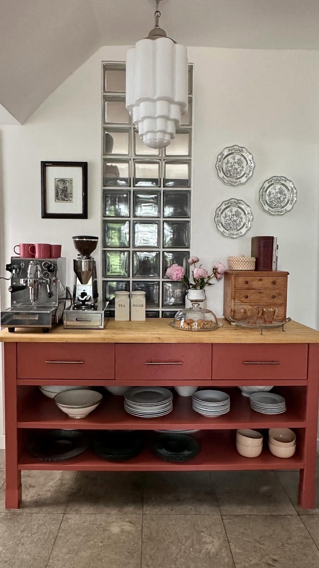 Post 5 by Tamara Broido | Antique Art & Decor on Instagram (video)