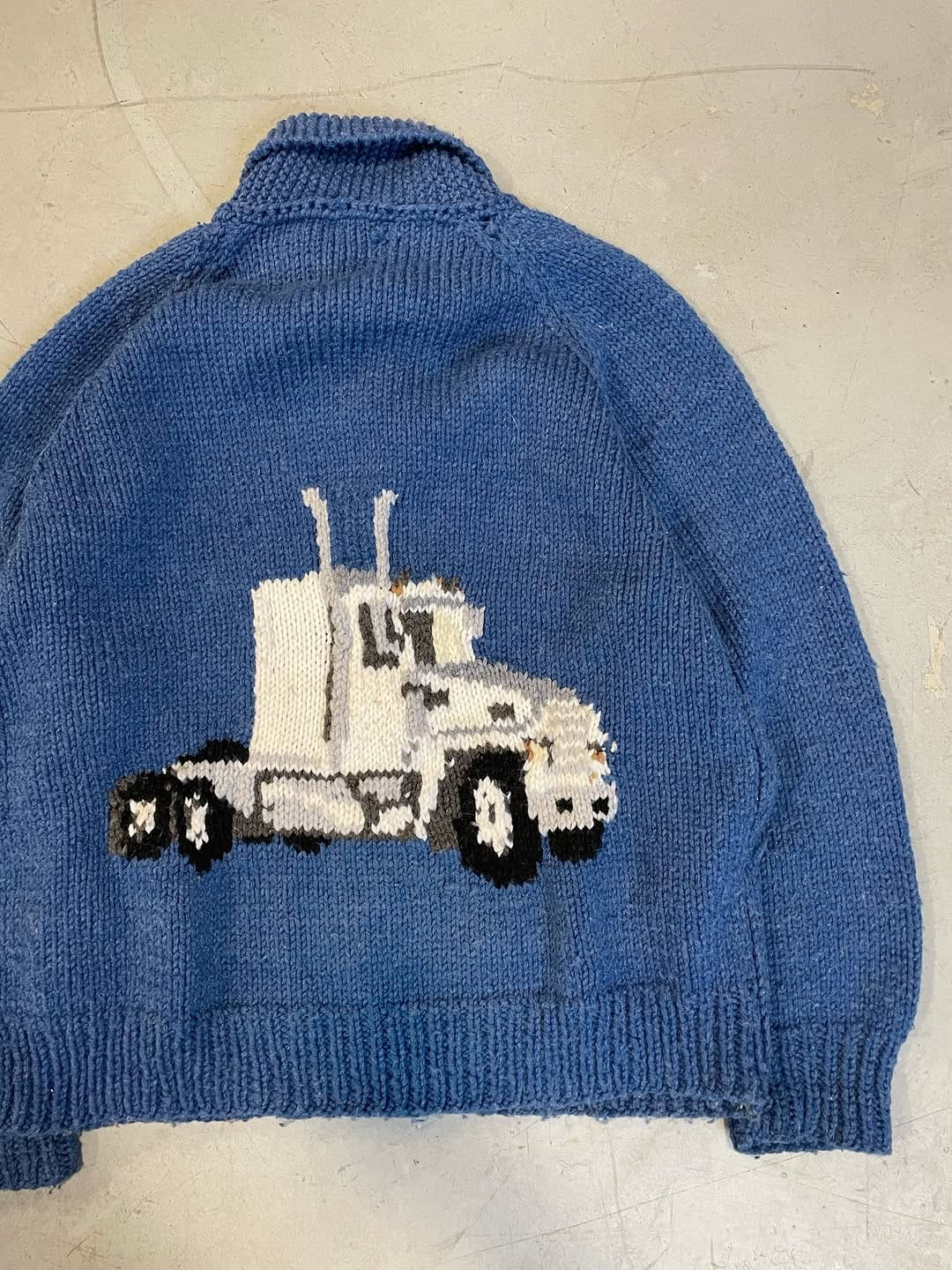 Post 6 by DugOut Vintage Co. on Instagram (carousel)