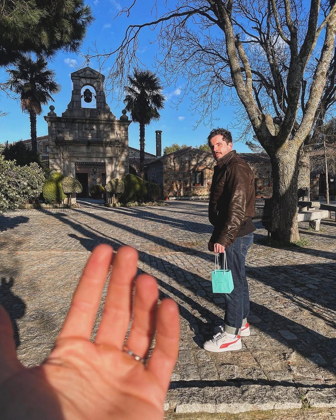 Post 6 by New Official Page on Instagram (carousel)
