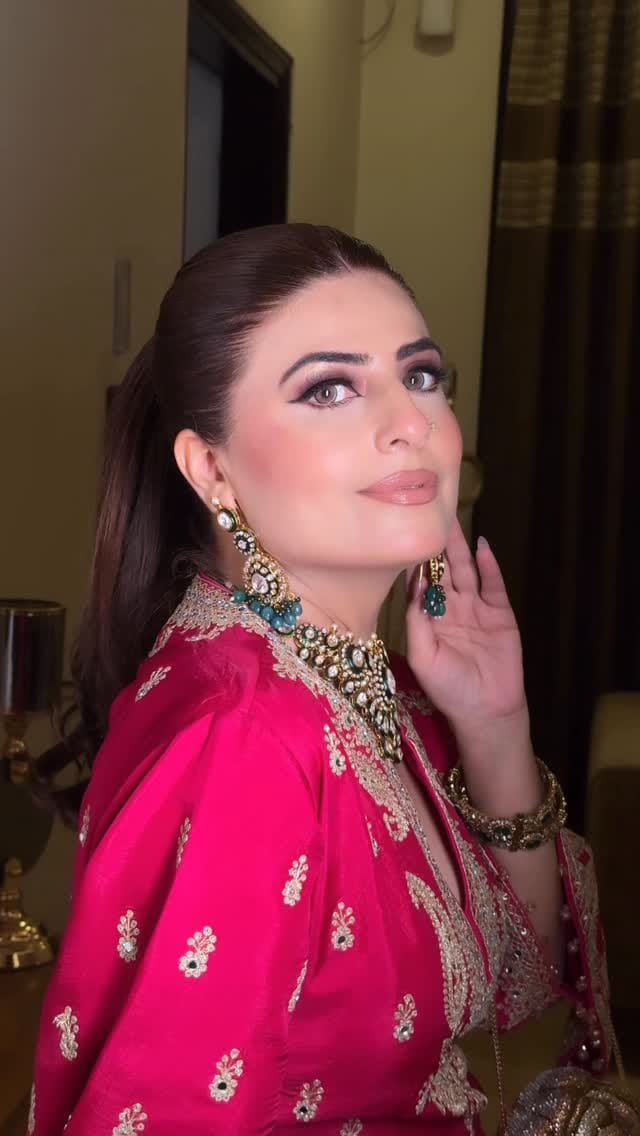 Post 5 by Soranam By Sonia Malhotra on Instagram (video)