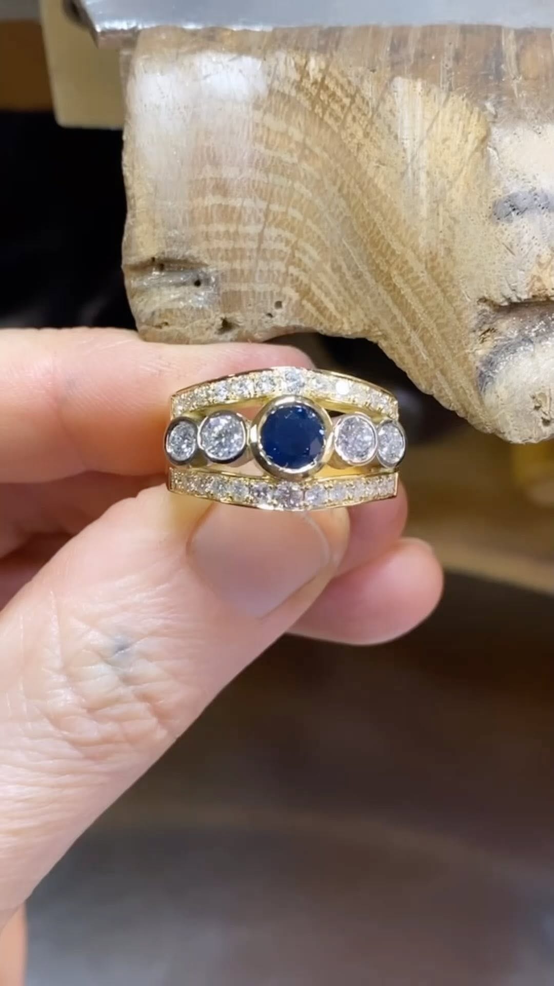 Post 3 by Craig Hilton Jeweller on Instagram (video)