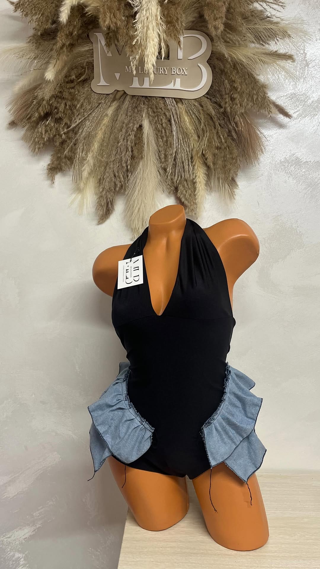 Post 3 by MLB Designs | Handmade Luxurious Clothing on Instagram (video)