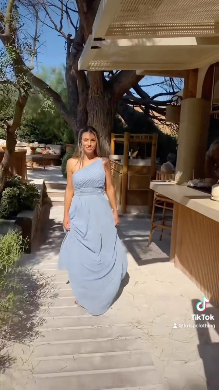 Post 5 by Krisp London on Instagram (video)