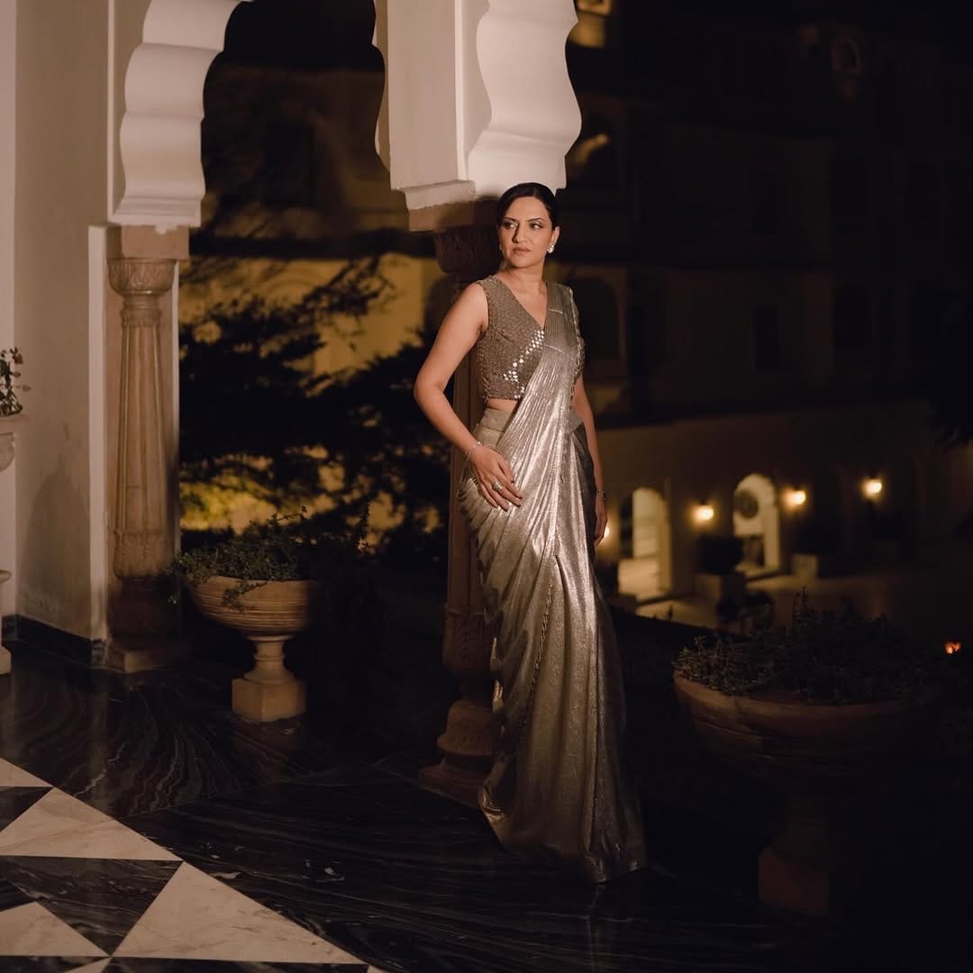 Post 3 by Sweta Desai🧿 on Instagram (carousel)