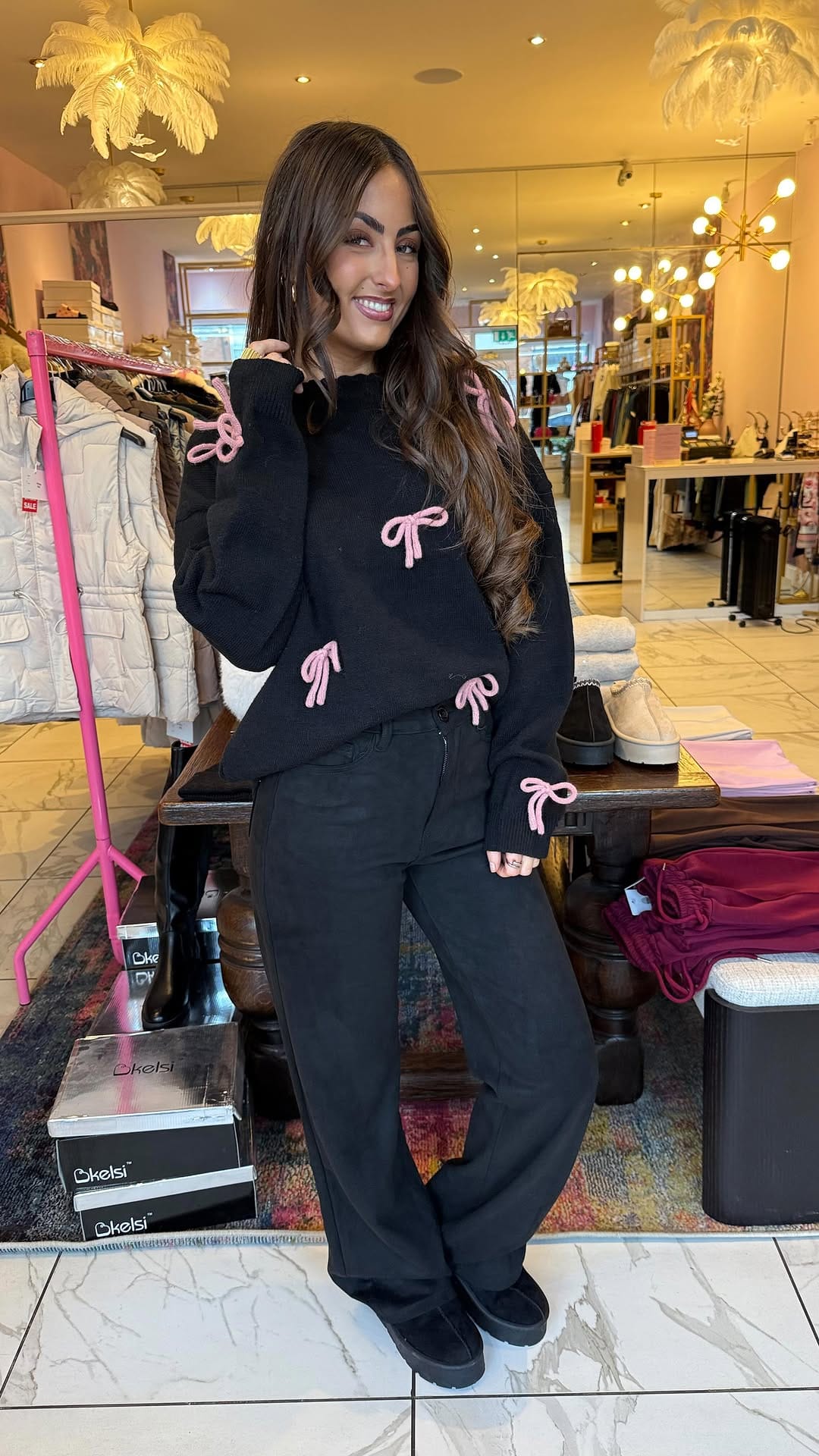 Post 5 by 𝐋𝐈𝐁𝐄𝐋𝐋𝐔𝐋𝐀 𝐁𝐎𝐔𝐓𝐈𝐐𝐔𝐄 on Instagram (video)