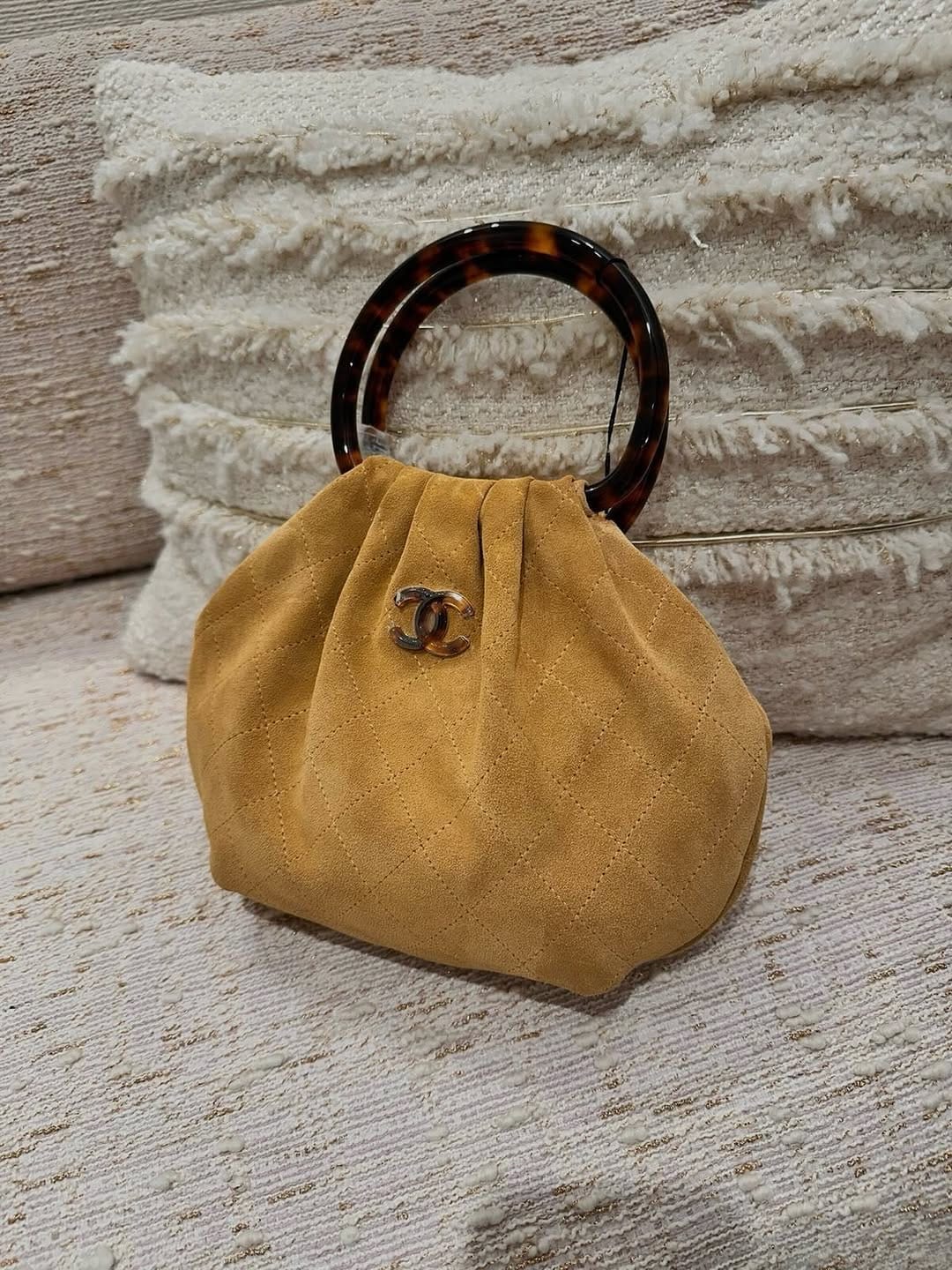 Post 5 by Styled by Marta on Instagram (carousel)