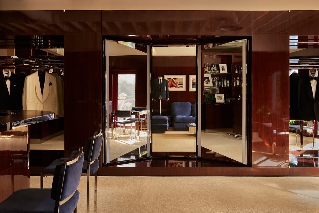 Post 9 by Thom Sweeney on Instagram (image)