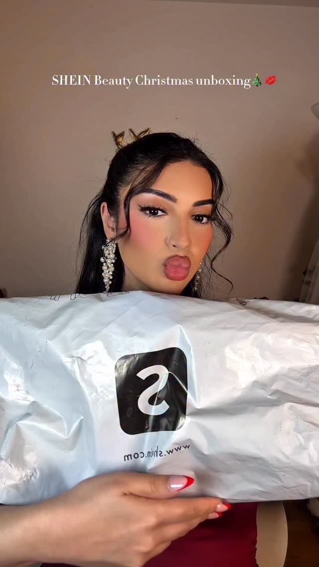 Post 1 by Mass Fay🦋 on Instagram (video)