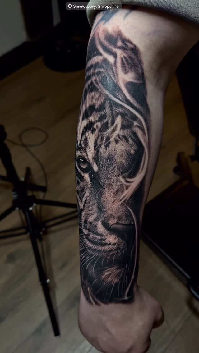 Post 9 by DarkSpectrum Tattoo Collective on Instagram (video)