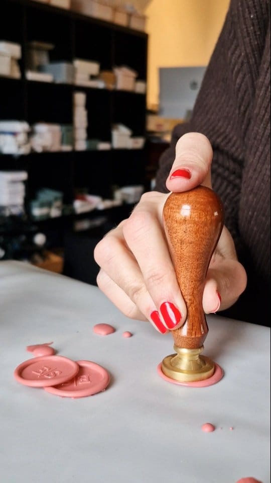 Post 1 by The Little Blue Brush London on Instagram (video)