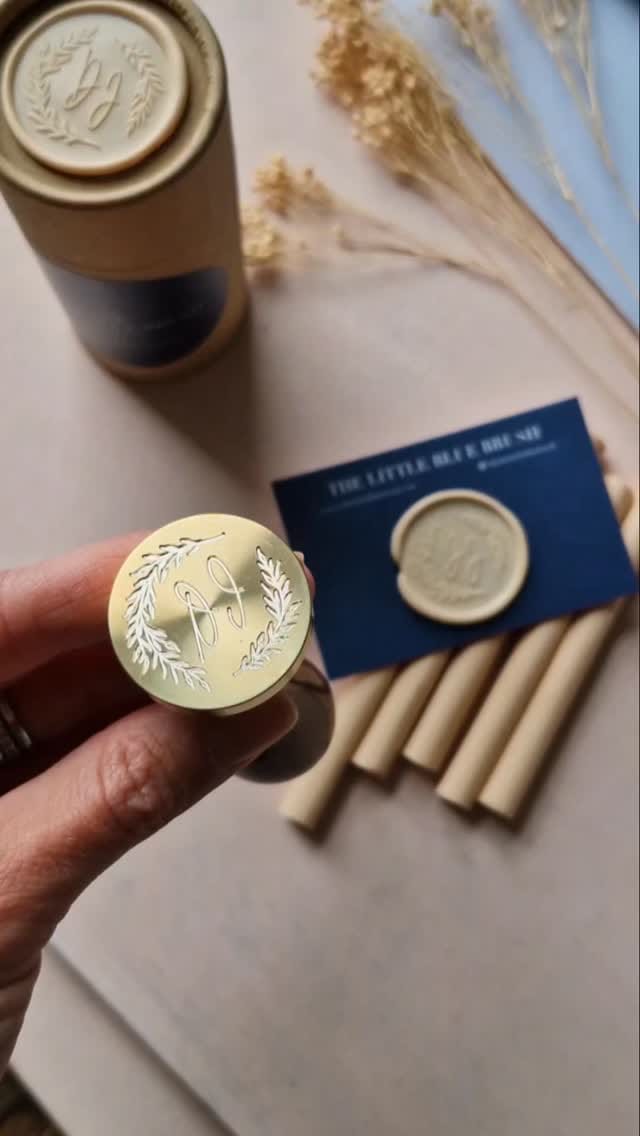 Post 8 by The Little Blue Brush London on Instagram (video)