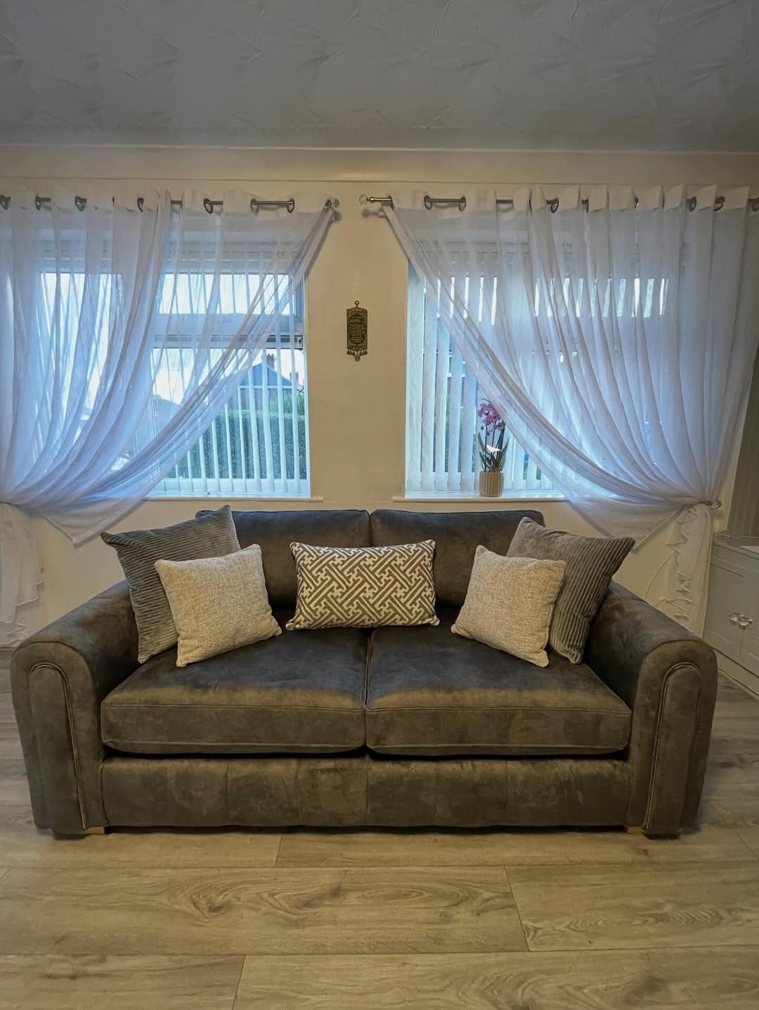 Post 4 by New Roomstyle on Instagram (carousel)