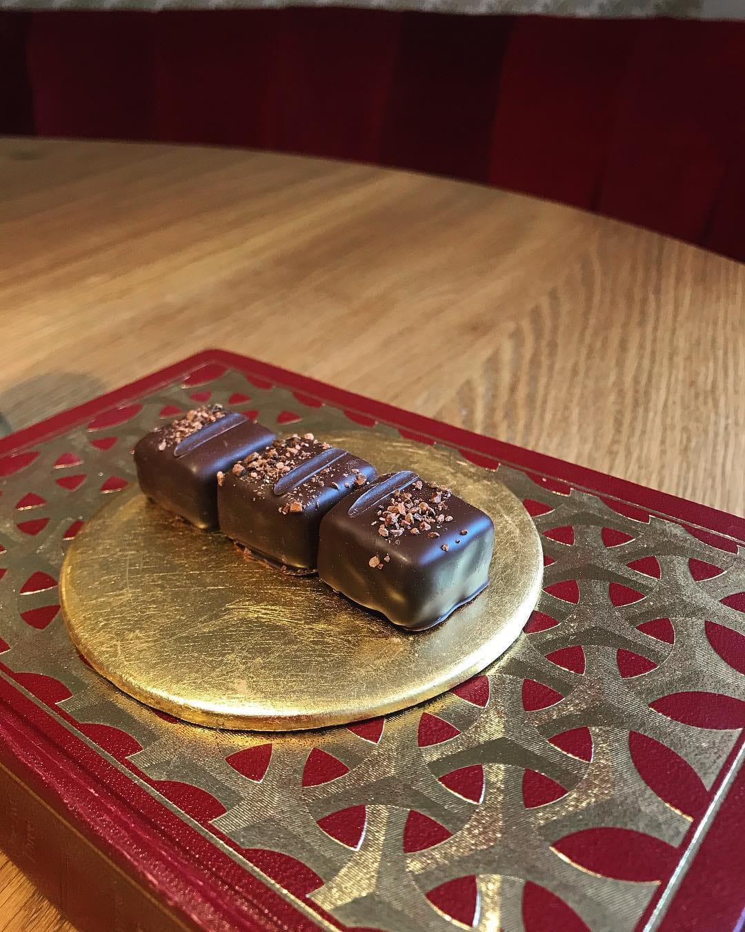 Post 5 by R Chocolate London on Instagram (image)