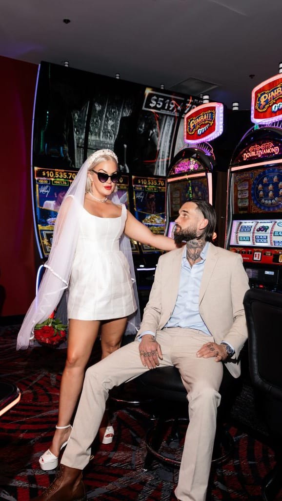 Post 4 by The Wedding Club on Instagram (video)