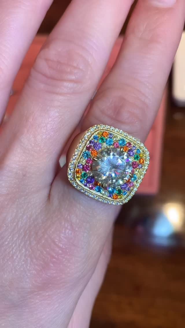 Post 3 by LARA HEEMS Jewellery on Instagram (video)