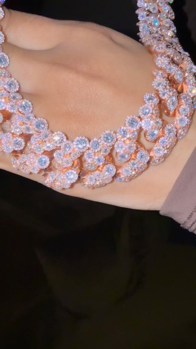 Post 6 by Chiefer Jewellery on Instagram (video)