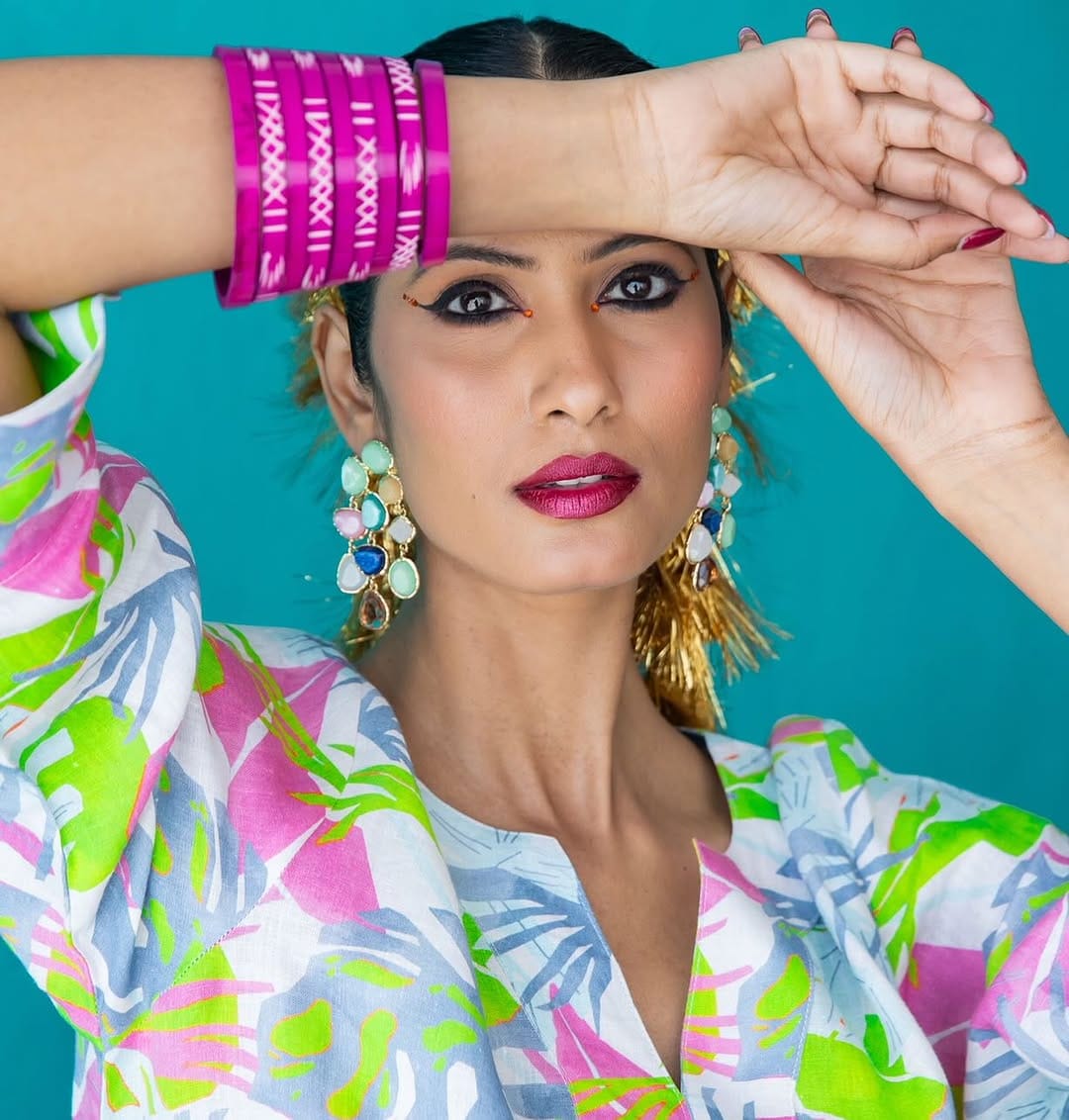 Post 10 by NoLoGo-Chic By Tina Malhamé on Instagram (image)