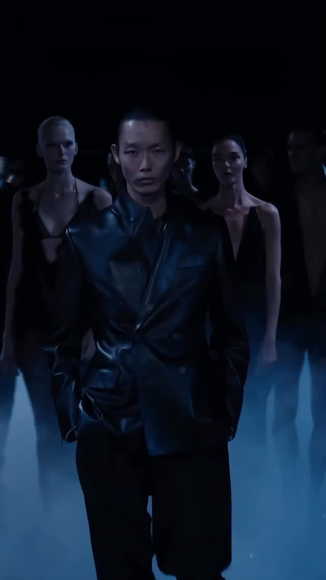 Post 5 by Sumin Kim 수민 aka Xu Meen 🇰🇷 on Instagram (video)