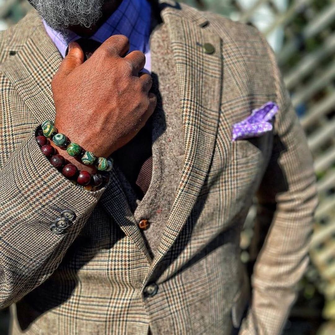 Post 10 by English Laundry (Official) on Instagram (image)
