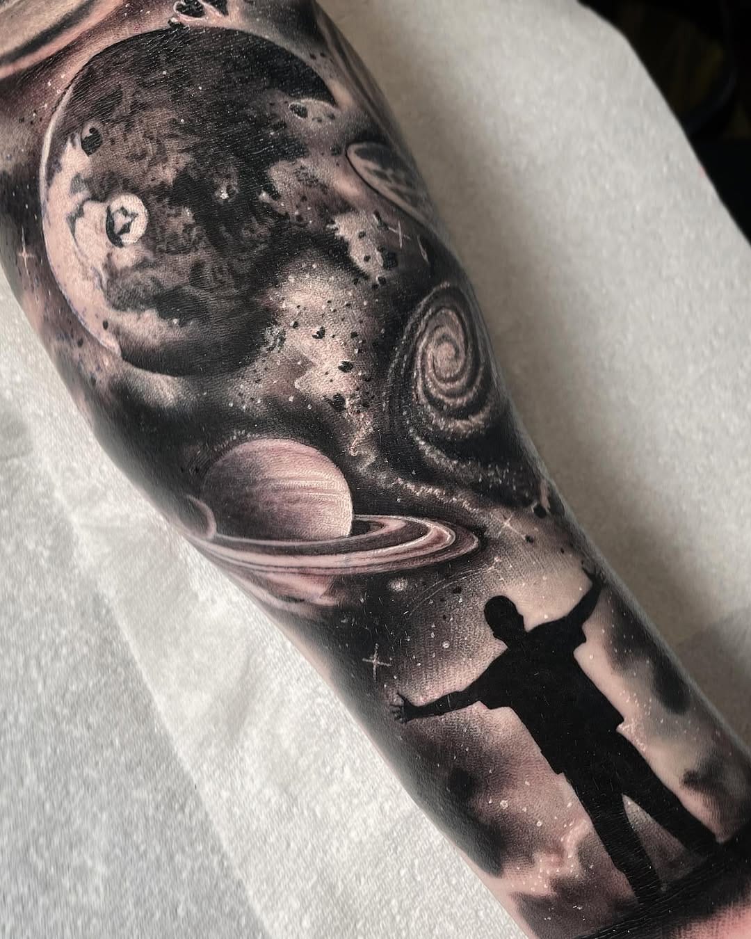 Post 10 by Sam Butler on Instagram (image)
