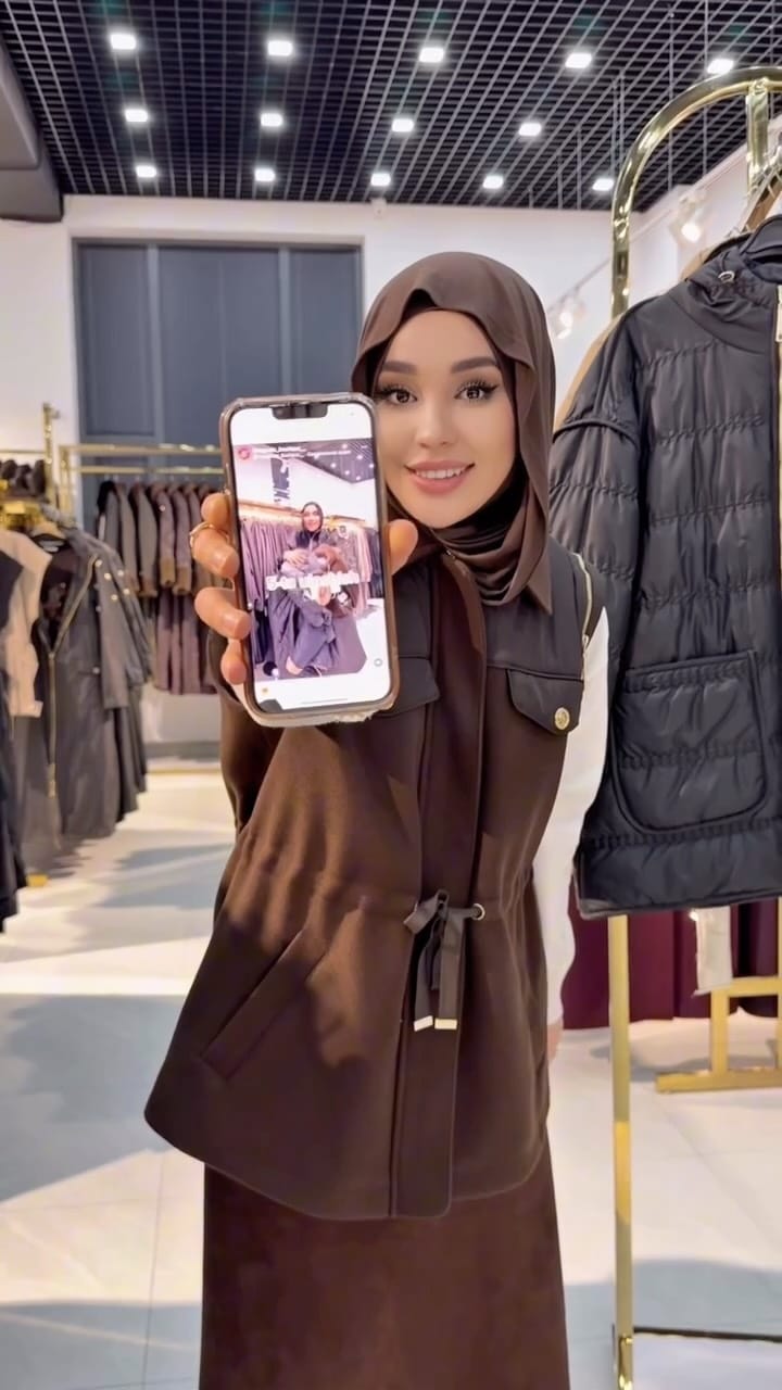 Post 9 by LASAGRADA _boutique on Instagram (video)