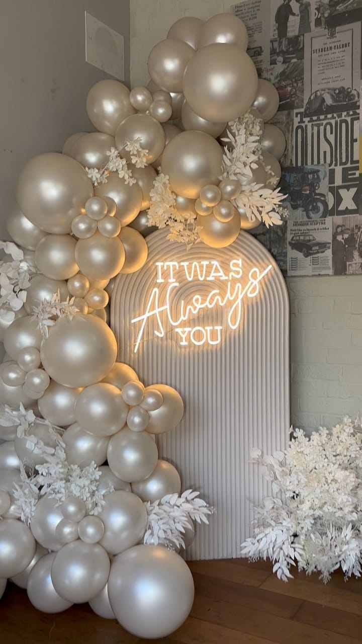 Post 2 by Balloons & Event Decor! on Instagram (video)