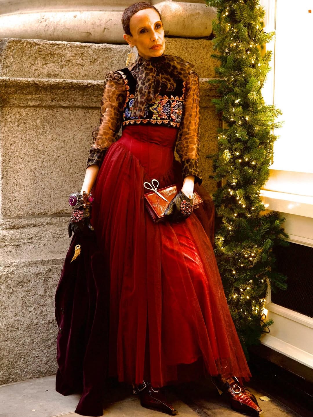 Post 10 by The Elegant Stylist / 40+ Style on Instagram (carousel)