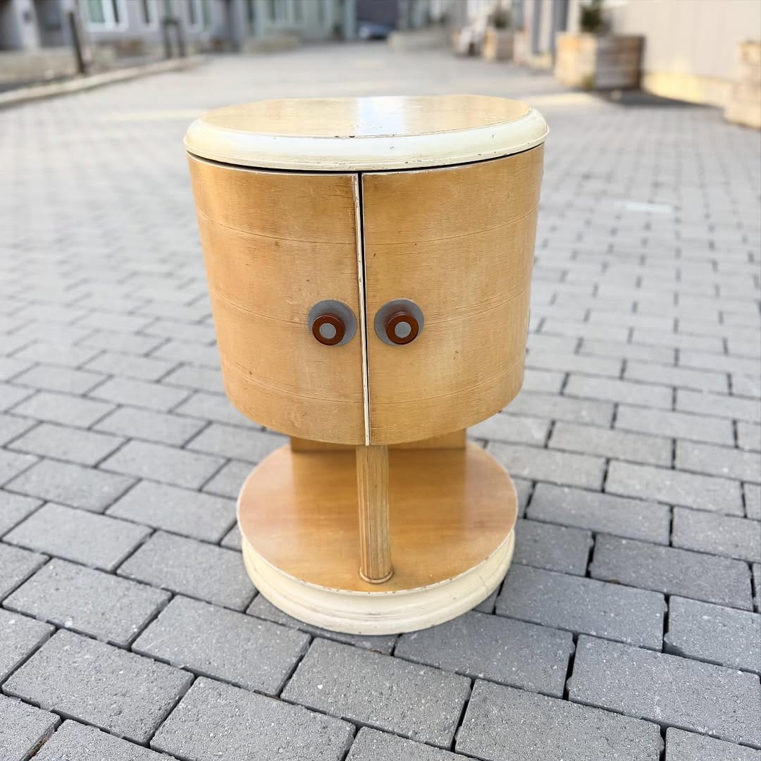 Post 4 by The Modern Republic on Instagram (carousel)