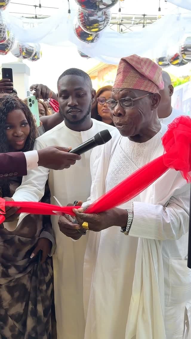 Post 1 by Engagement/Wedding Outfit Designer in Lagos 🇳🇬 • RC 2742144 on Instagram (video)