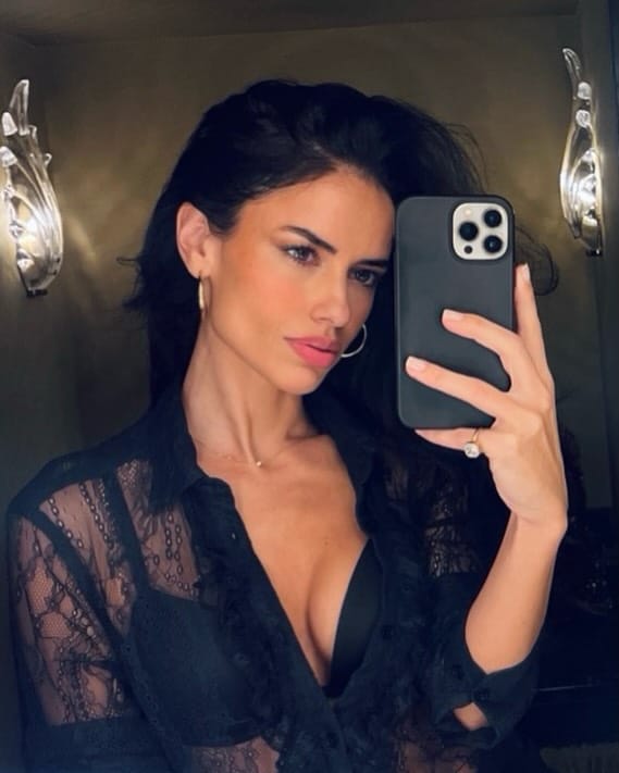 Post 1 by GIA on Instagram (image)