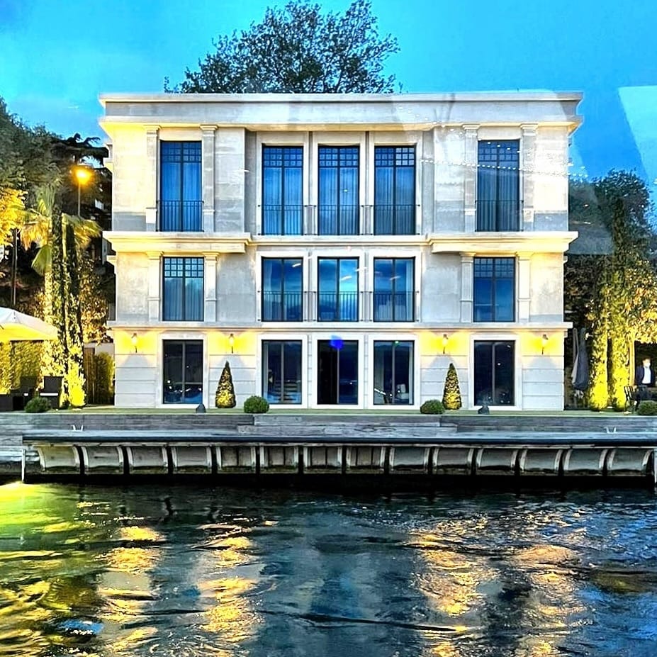 Post 9 by Erol Sevimlisoy on Instagram (image)