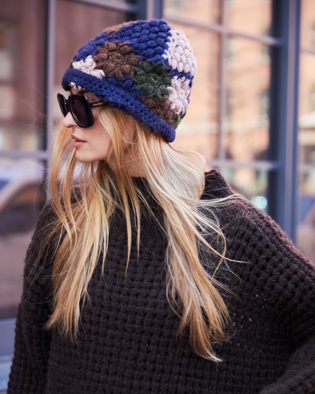 Post 5 by Hania New York on Instagram (image)