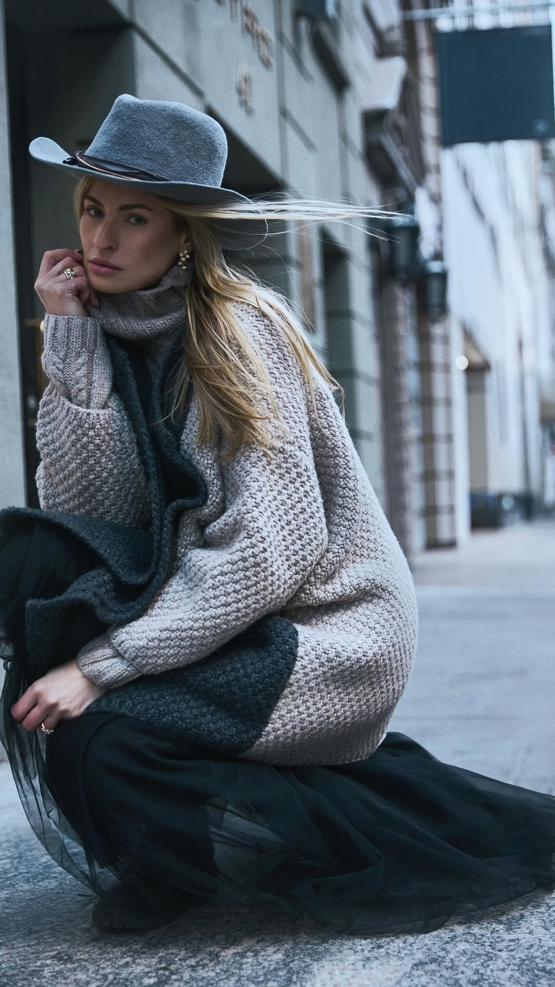 Post 2 by Hania New York on Instagram (video)