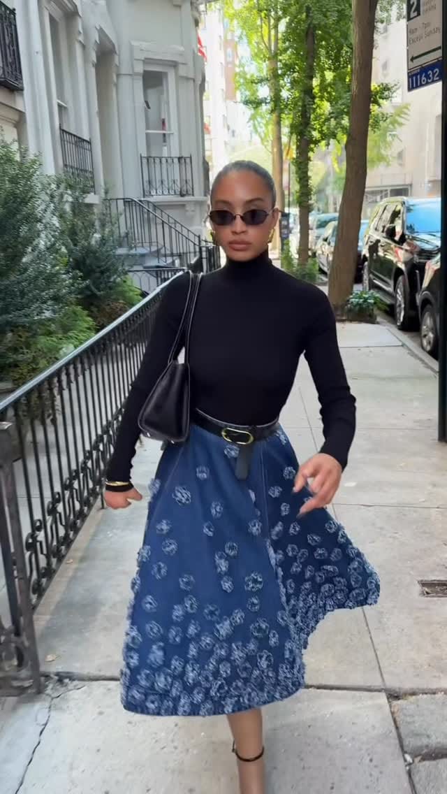 Post 2 by Lyric Mariah Heard on Instagram (video)