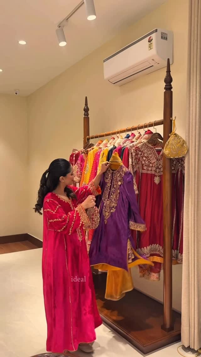 Post 6 by Sheetal Batra on Instagram (video)