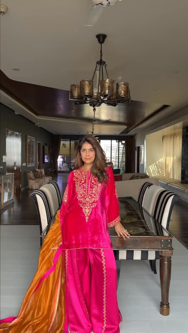 Post 4 by Sheetal Batra on Instagram (video)
