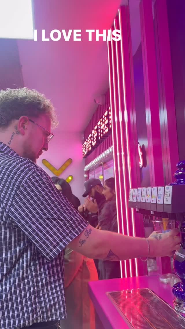 Post 1 by Oh My Cheesecake on Instagram (video)