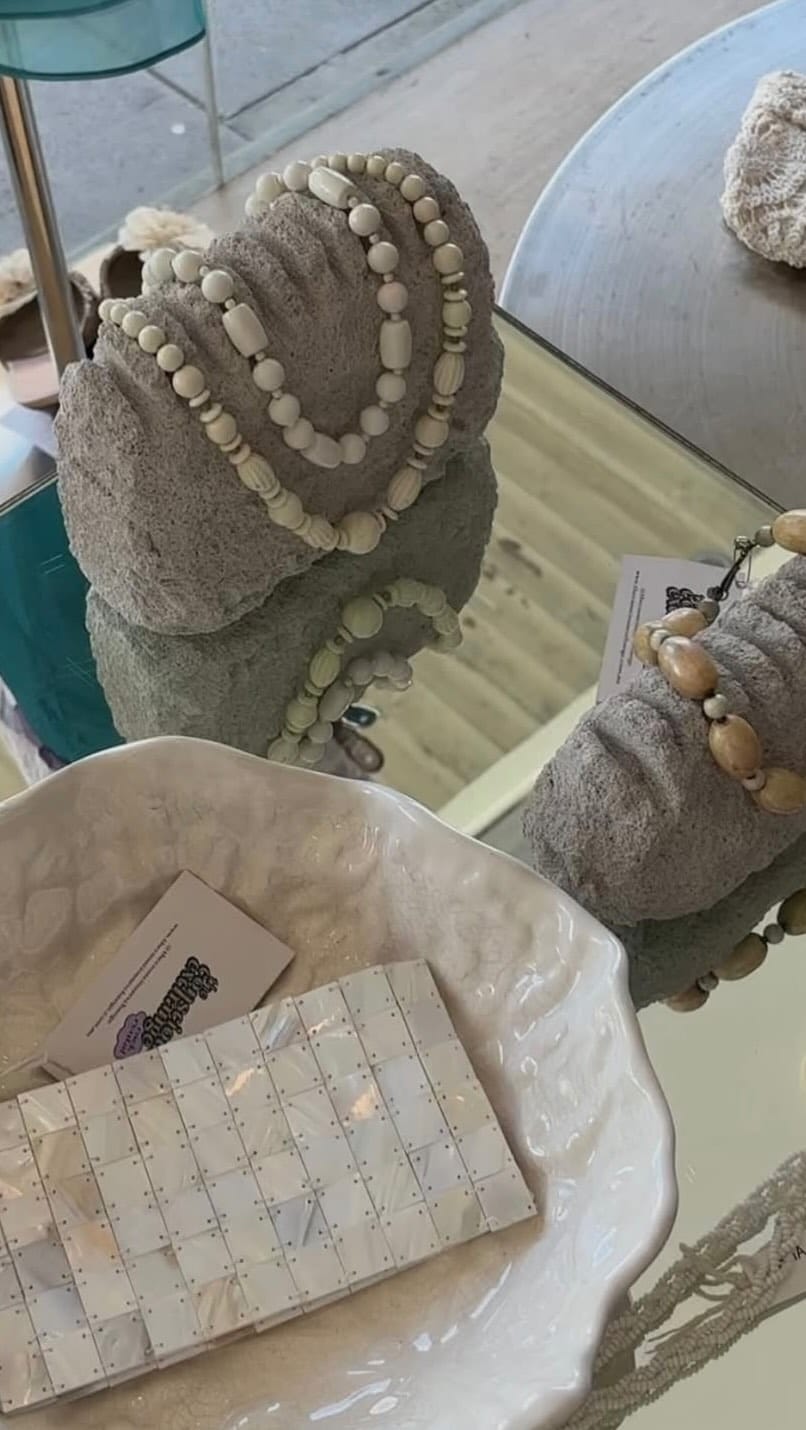 Post 2 by Newcastle preloved & vintage BUY | SELL | EXCHANGE on Instagram (video)