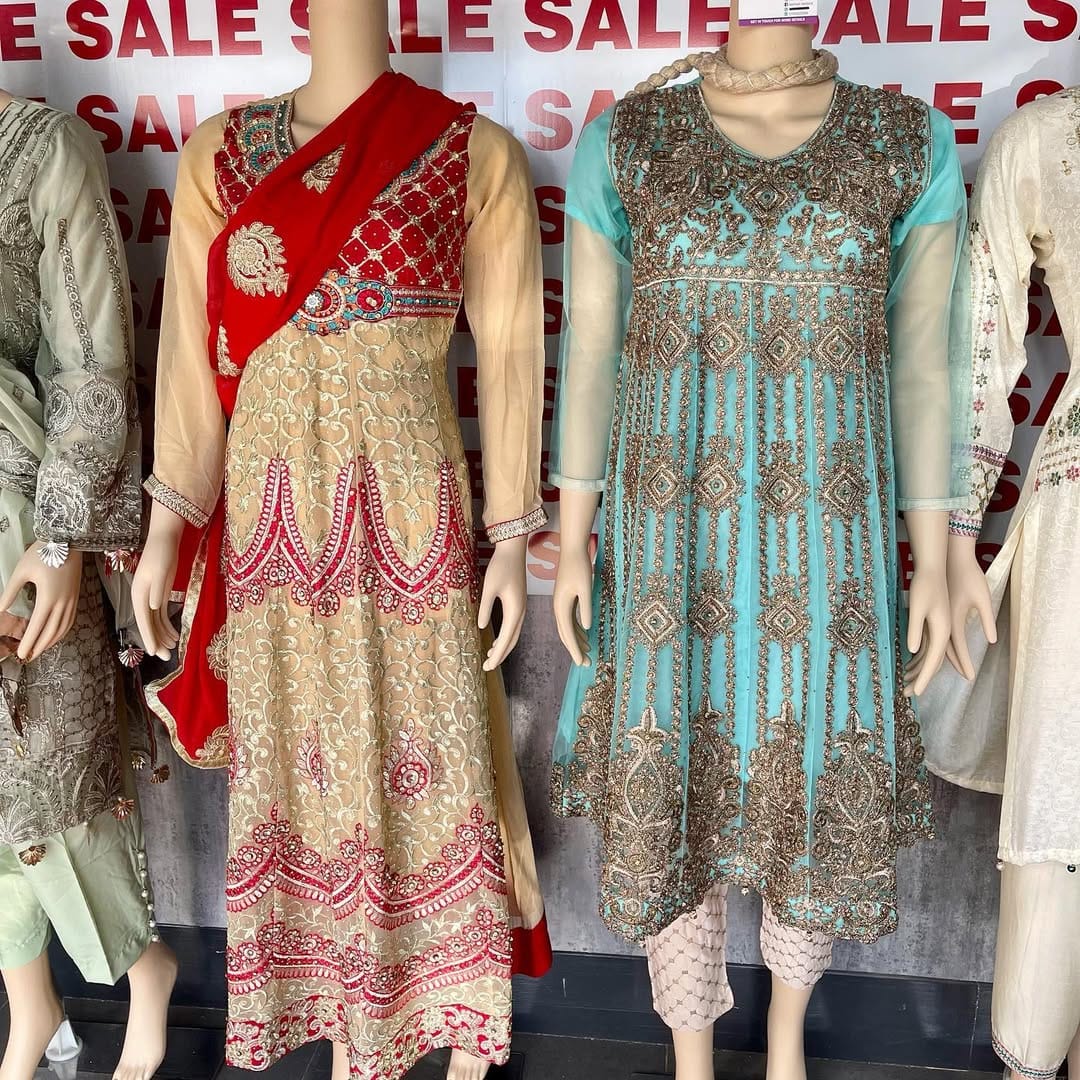 Post 10 by Sarrinah Fashions on Instagram (image)
