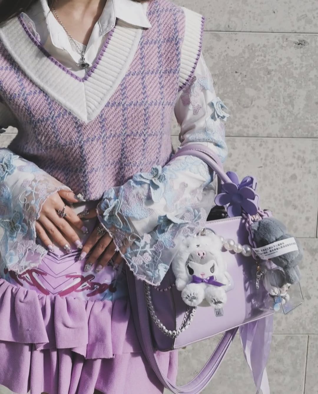 Post 6 by 🧚‍♂️ Emma 🧚‍♂️ on Instagram (carousel)