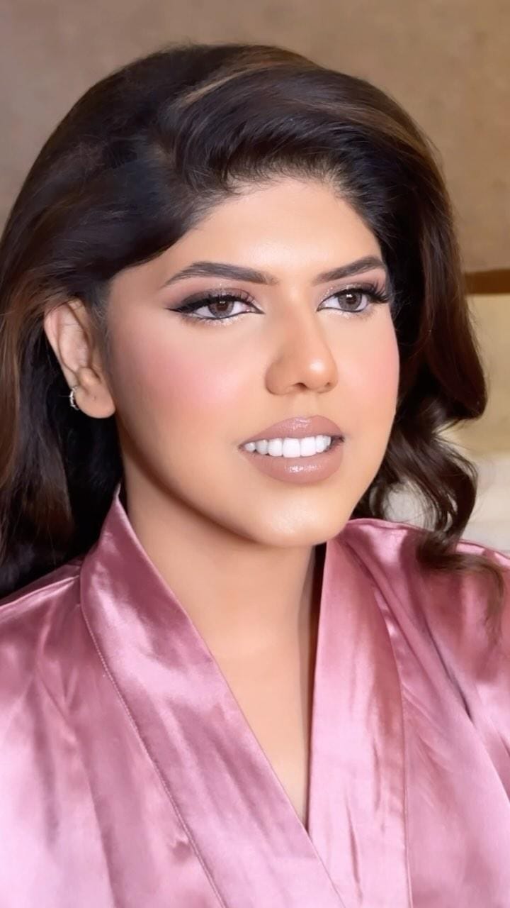 Post 10 by Yamini Mehra Khatwani -Fashion & Personal Stylist on Instagram (video)