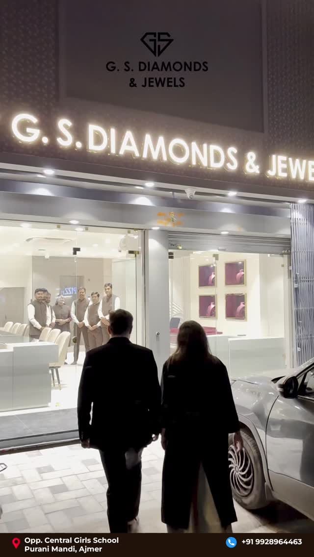 Post 5 by Yamini Mehra Khatwani -Fashion & Personal Stylist on Instagram (video)