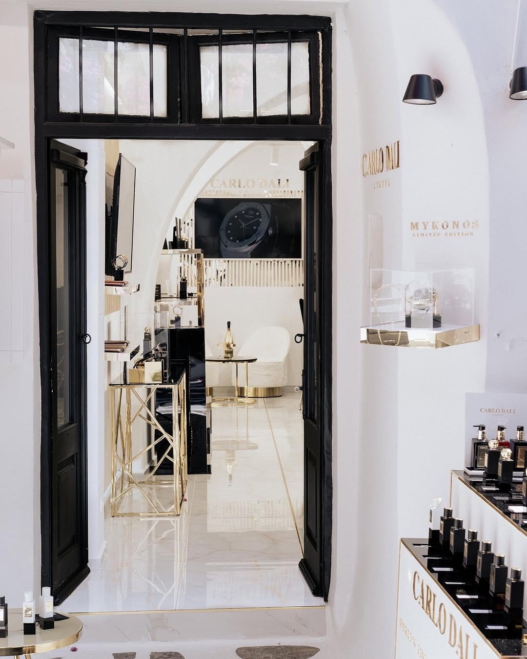 Post 10 by CARLO DALI LONDON on Instagram (image)