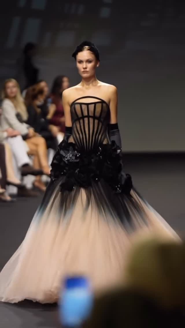 Post 8 by Vc-Lounge on Instagram (video)