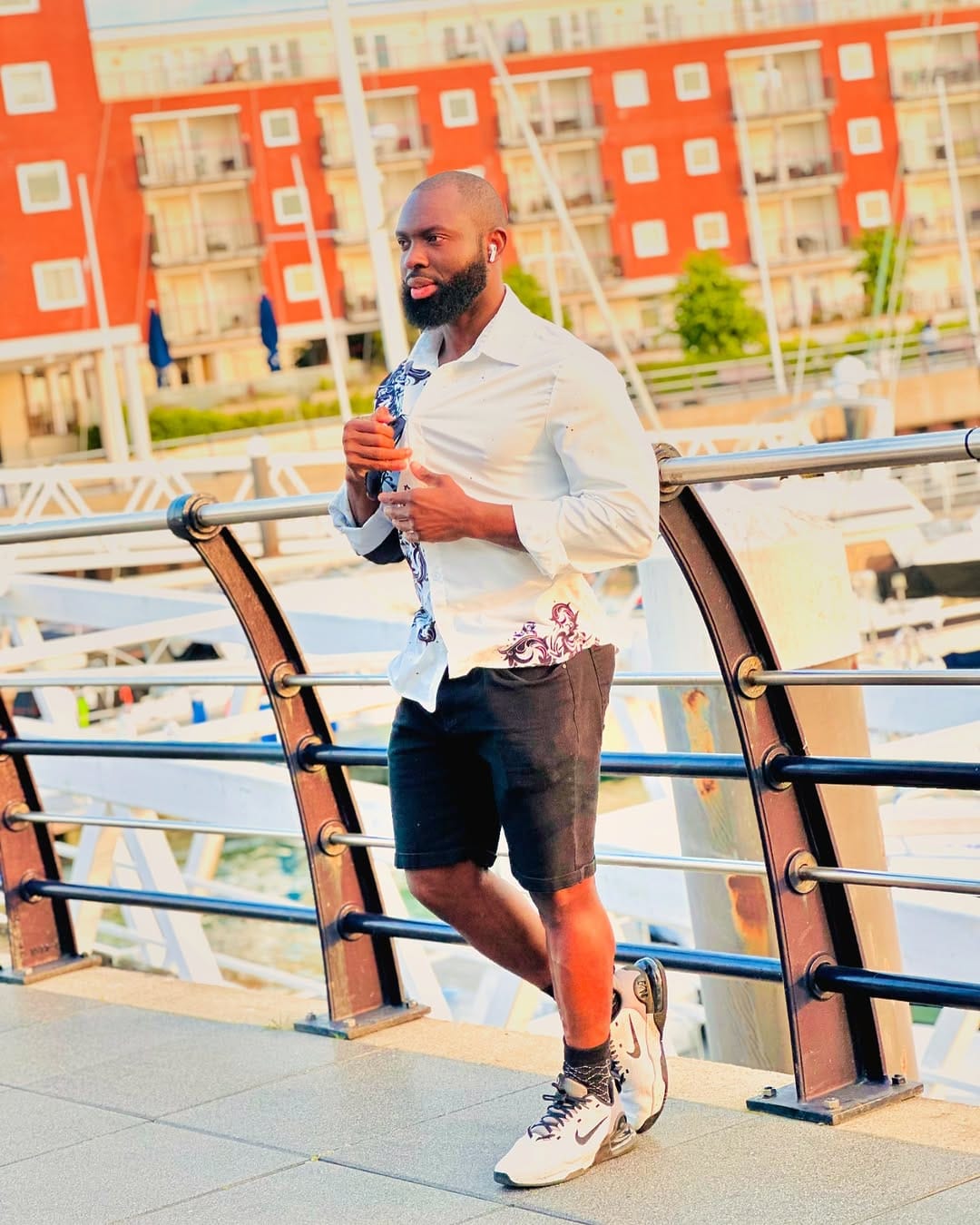 Post 8 by Prince Barry 🇬🇧 on Instagram (image)