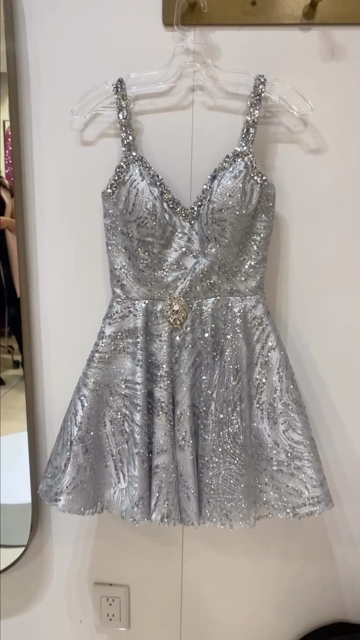 Post 2 by Okori Vestidos a la medida on Instagram (video)