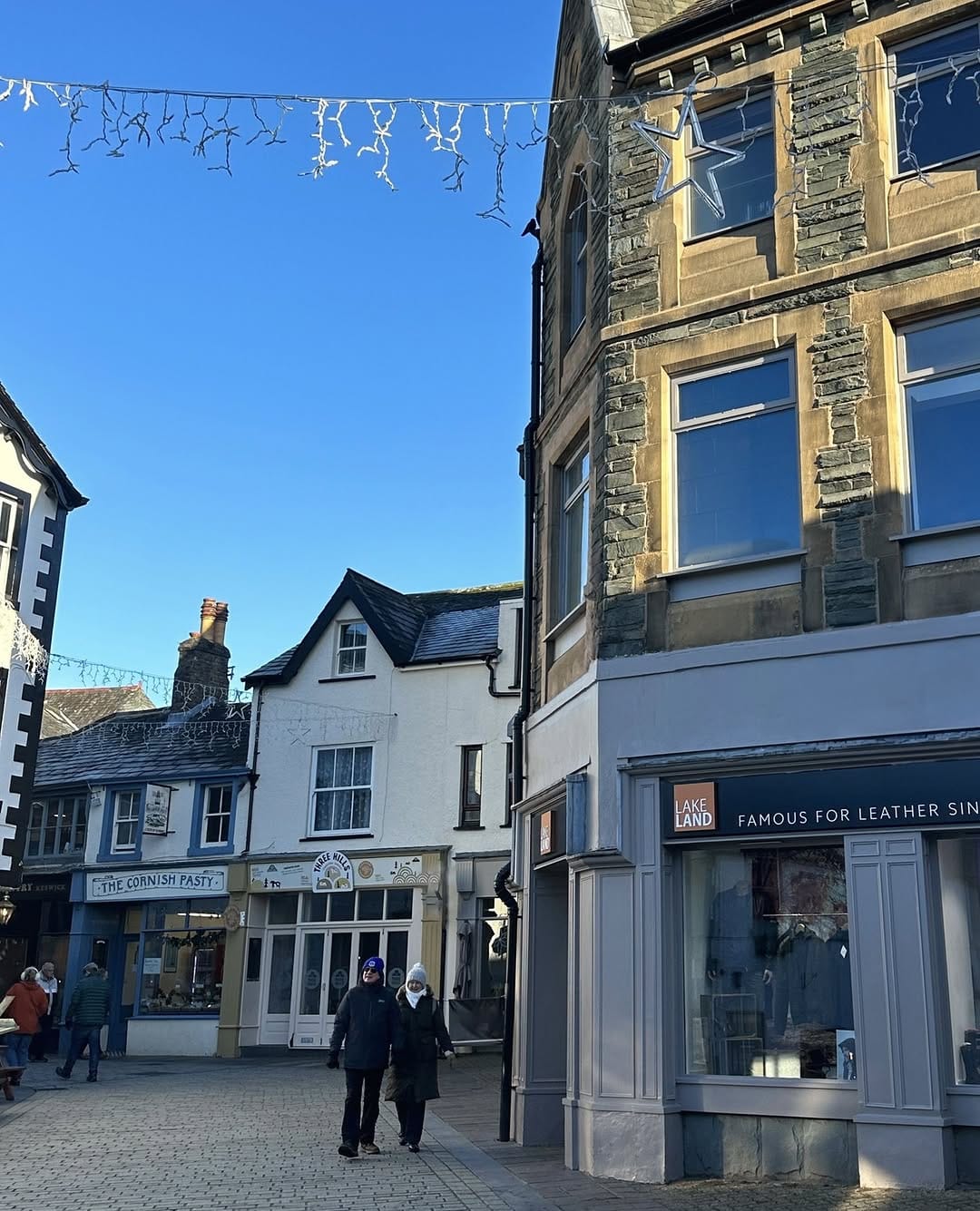 Post 7 by Lakeland Leather on Instagram (image)
