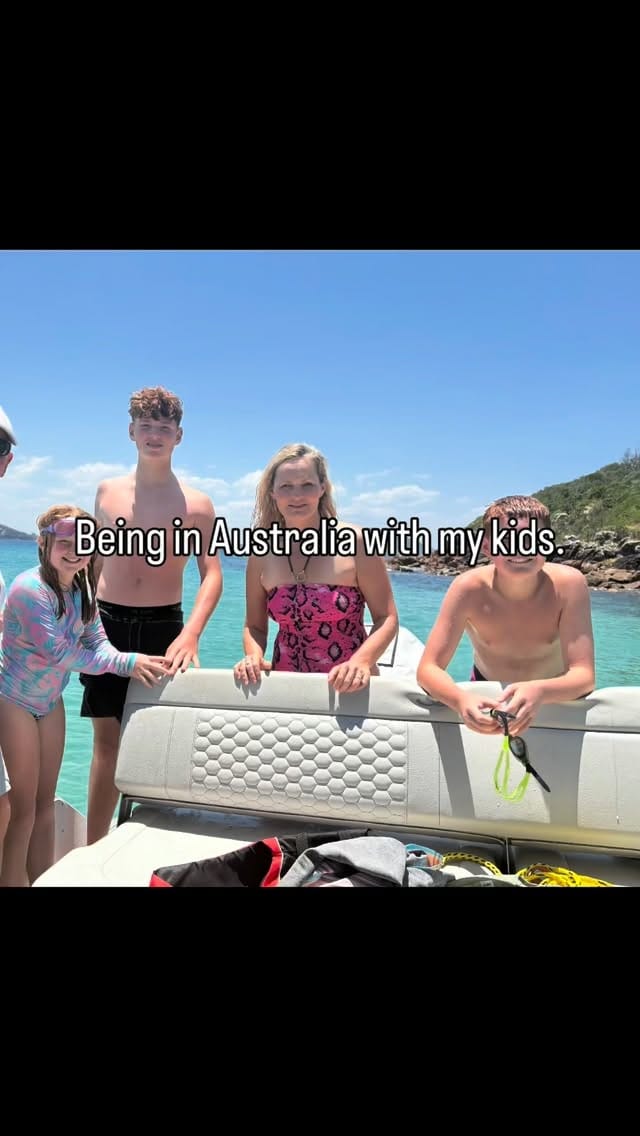 Post 3 by Anna Lou of London on Instagram (video)